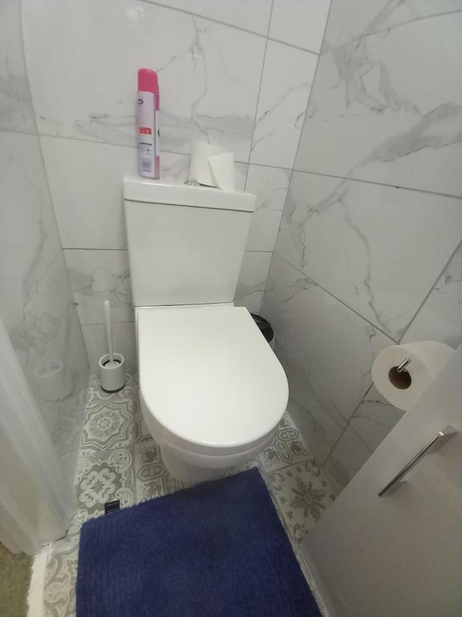 Mari London Holiday Room Илфорд Екстериор снимка