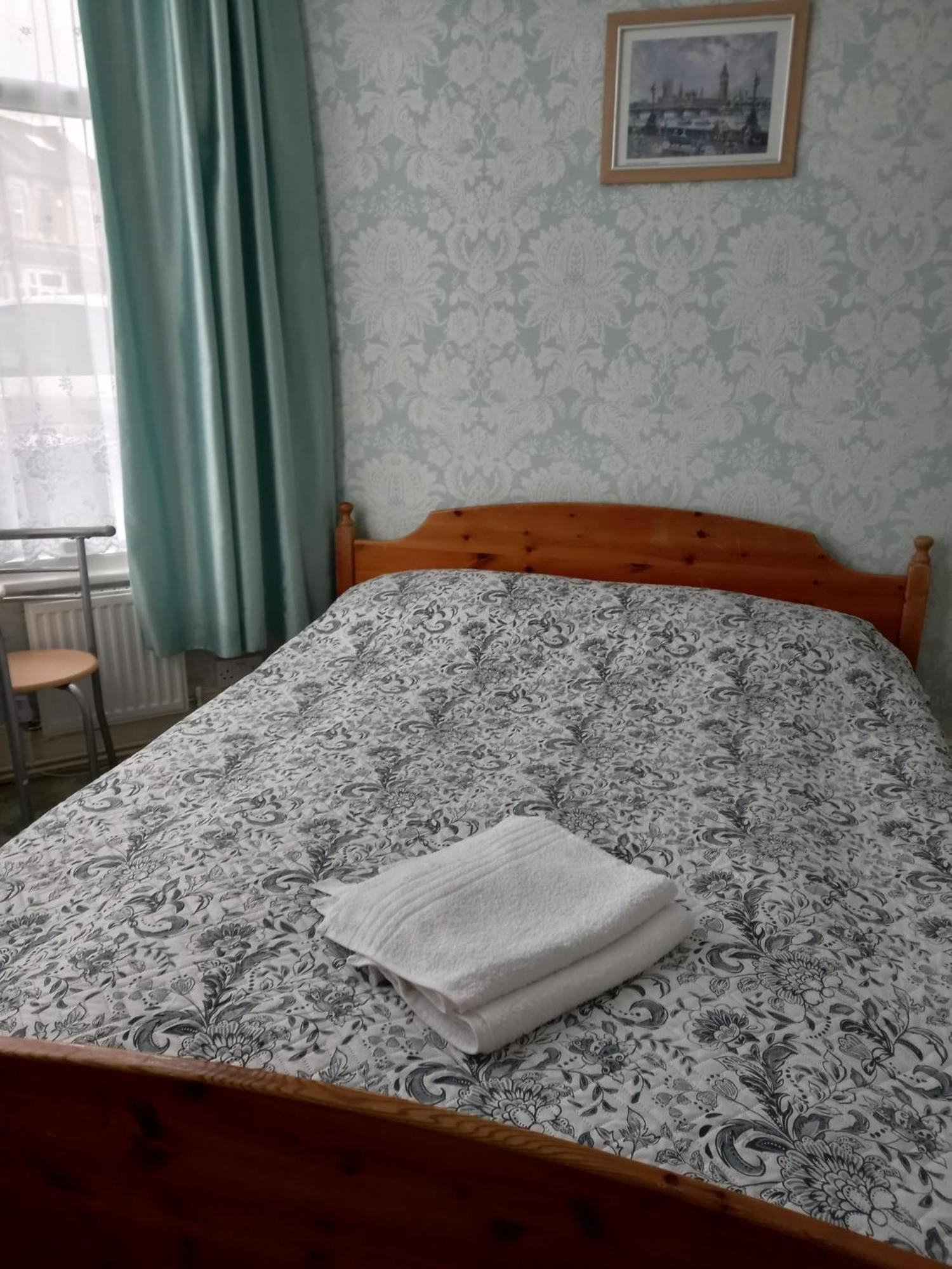 Mari London Holiday Room Илфорд Екстериор снимка